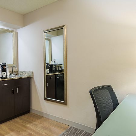 Holiday Inn Express Hotel & Suites Kendall East-Miami By Ihg Eksteriør billede